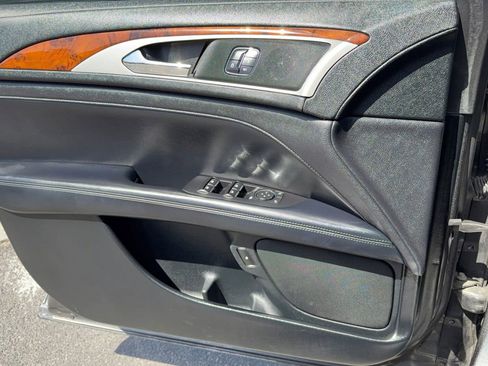 Used 2017 Lincoln MKZ Reserve image 13