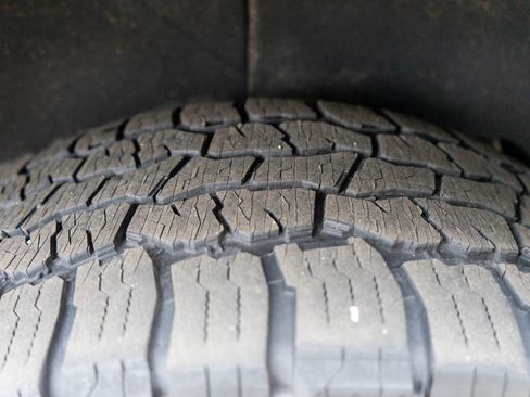 Used 2023 GMC Yukon AT4 w/ AT4 Premium Package image 37