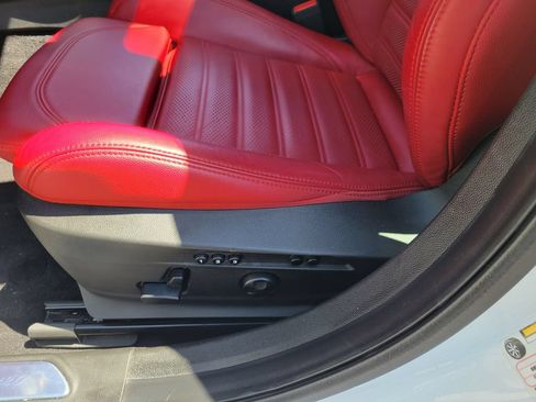 Used 2022 Alfa Romeo Giulia Veloce RWD image 16