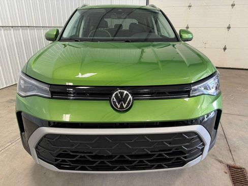 Certified 2026 Volkswagen Taos SE AWD/4WD image 3