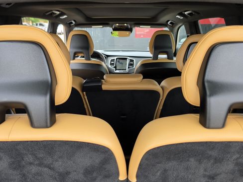 Used 2018 Volvo XC90 T6 Momentum w/ Convenience Package AWD/4WD image 20