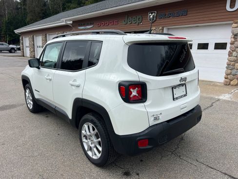 Used 2023 Jeep Renegade Latitude w/ Premium Group image 7