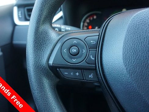 Used 2024 Toyota RAV4 XLE AWD/4WD image 4