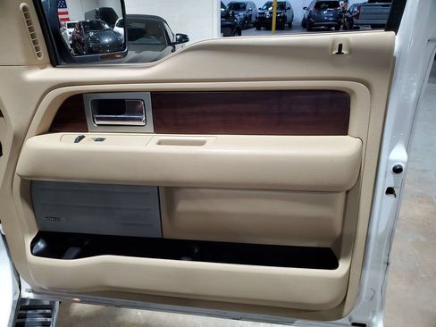 Used 2014 Ford F150 King Ranch w/ King Ranch Luxury Package AWD/4WD image 16