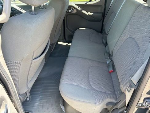 Used 2018 Nissan Frontier SV AWD/4WD image 31