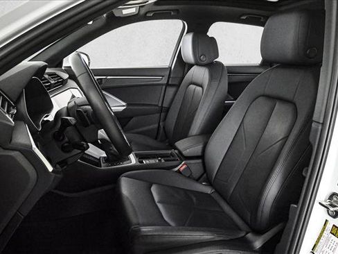 Used 2022 Audi Q3 2.0T Premium w/ Convenience Package image 17