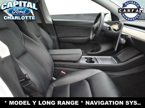 Used 2022 Tesla Model Y Long Range image 10