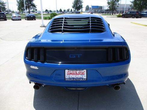 Used 2017 Ford Mustang GT w/ GT Performance Package RWD image 5