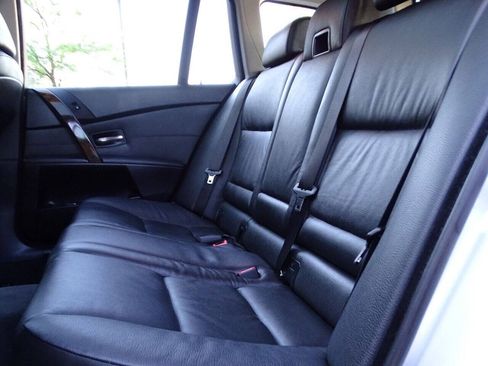 Used 2007 BMW 530xi Wagon AWD/4WD image 38