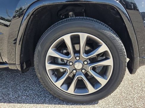 Used 2018 Jeep Grand Cherokee Overland RWD image 11