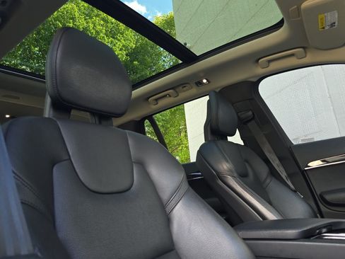 Used 2017 Volvo XC90 T6 Momentum w/ Vision Package AWD/4WD image 19