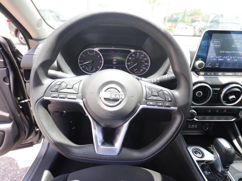 Used 2024 Nissan Sentra SV FWD image 17