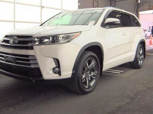 Used 2018 Toyota Highlander Limited Platinum image 1