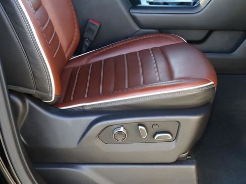 Used 2024 GMC Sierra 3500 Denali Ultimate image 19