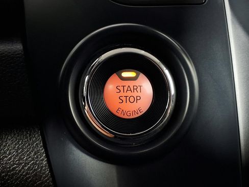 Used 2023 Nissan Titan SV RWD image 16