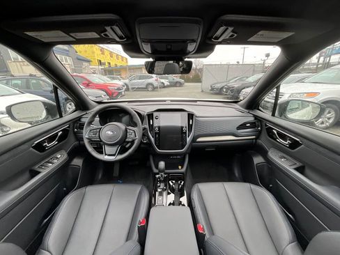 Used 2025 Subaru Forester Limited image 17