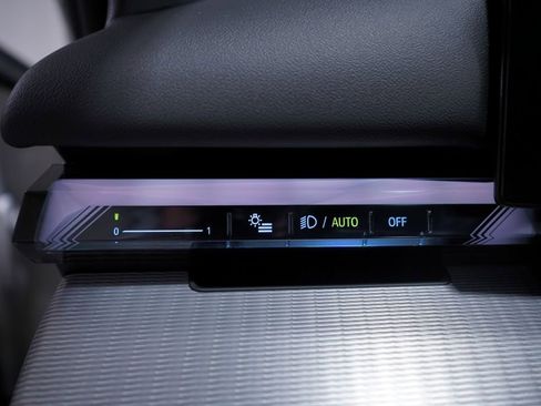 Used 2024 BMW i5 eDrive40i w/ M Sport Package image 18