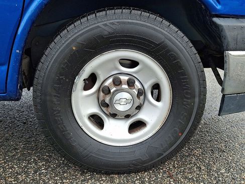 Used 2018 Chevrolet Express 2500 w/ Driver Convenience Package image 9