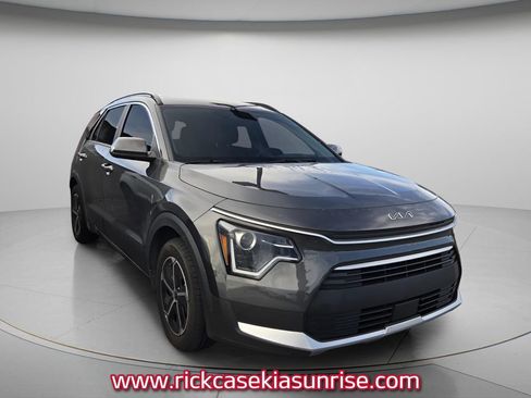Used 2024 Kia Niro EX FWD image 4