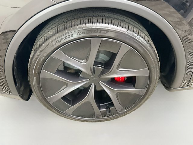 Used 2026 Tesla Model Y Performance AWD/4WD image 31