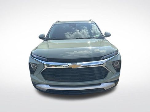 Used 2025 Chevrolet TrailBlazer LT w/ Convenience Package AWD/4WD image 9