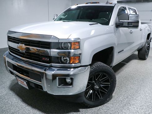 Used 2016 Chevrolet Silverado 2500 LTZ w/ Duramax Plus Package AWD/4WD image 33