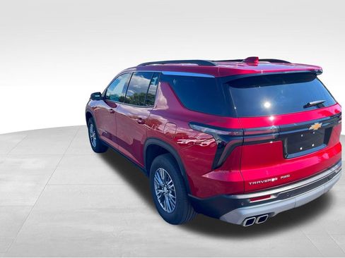 Certified 2025 Chevrolet Traverse LT image 9