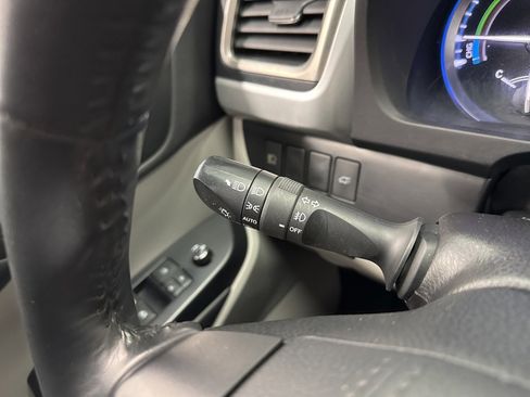 Used 2019 Toyota Highlander XLE image 23