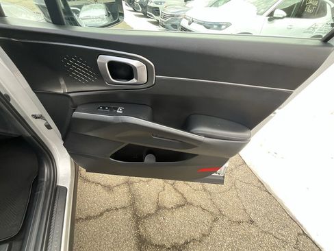 Used 2023 Kia Sorento EX image 30