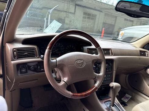 Used 2001 Toyota Camry LE FWD image 16