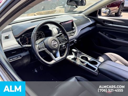 Used 2024 Nissan Altima 2.5 SR FWD image 14