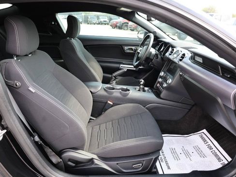 Used 2017 Ford Mustang GT RWD image 15