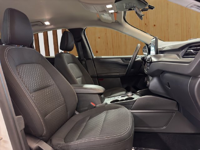 Used 2025 Ford Escape Active AWD/4WD image 16