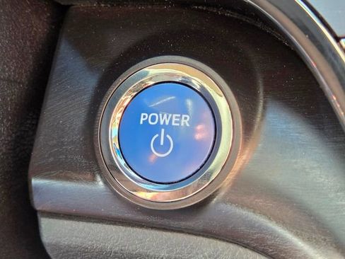 Used 2017 Toyota Avalon Limited image 35