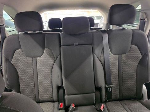 Used 2023 Kia Sorento LX FWD image 33