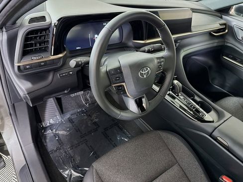 Certified 2024 Toyota Crown AWD/4WD image 19