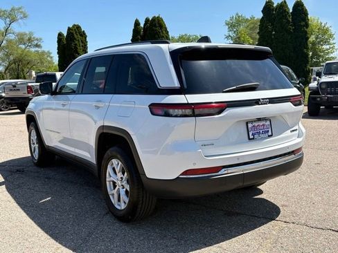 Used 2023 Jeep Grand Cherokee Limited AWD/4WD image 3