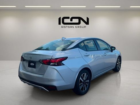 Used 2025 Nissan Versa SV FWD image 5