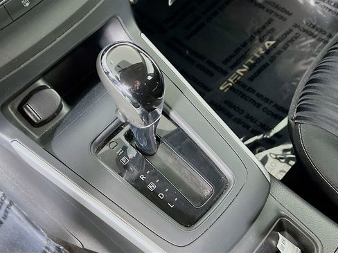 Used 2017 Nissan Sentra SV image 14