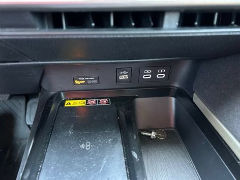Used 2025 Toyota Camry LE w/ Convenience Package FWD image 15