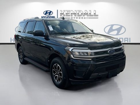 Used 2022 Ford Expedition XLT AWD/4WD image 1