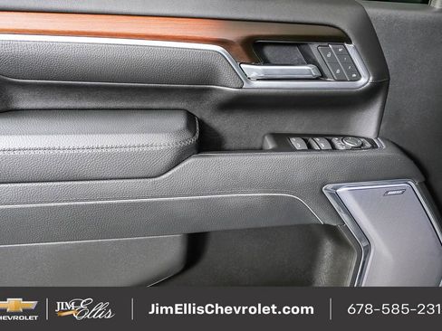 Used 2025 GMC Sierra 2500 Denali image 7