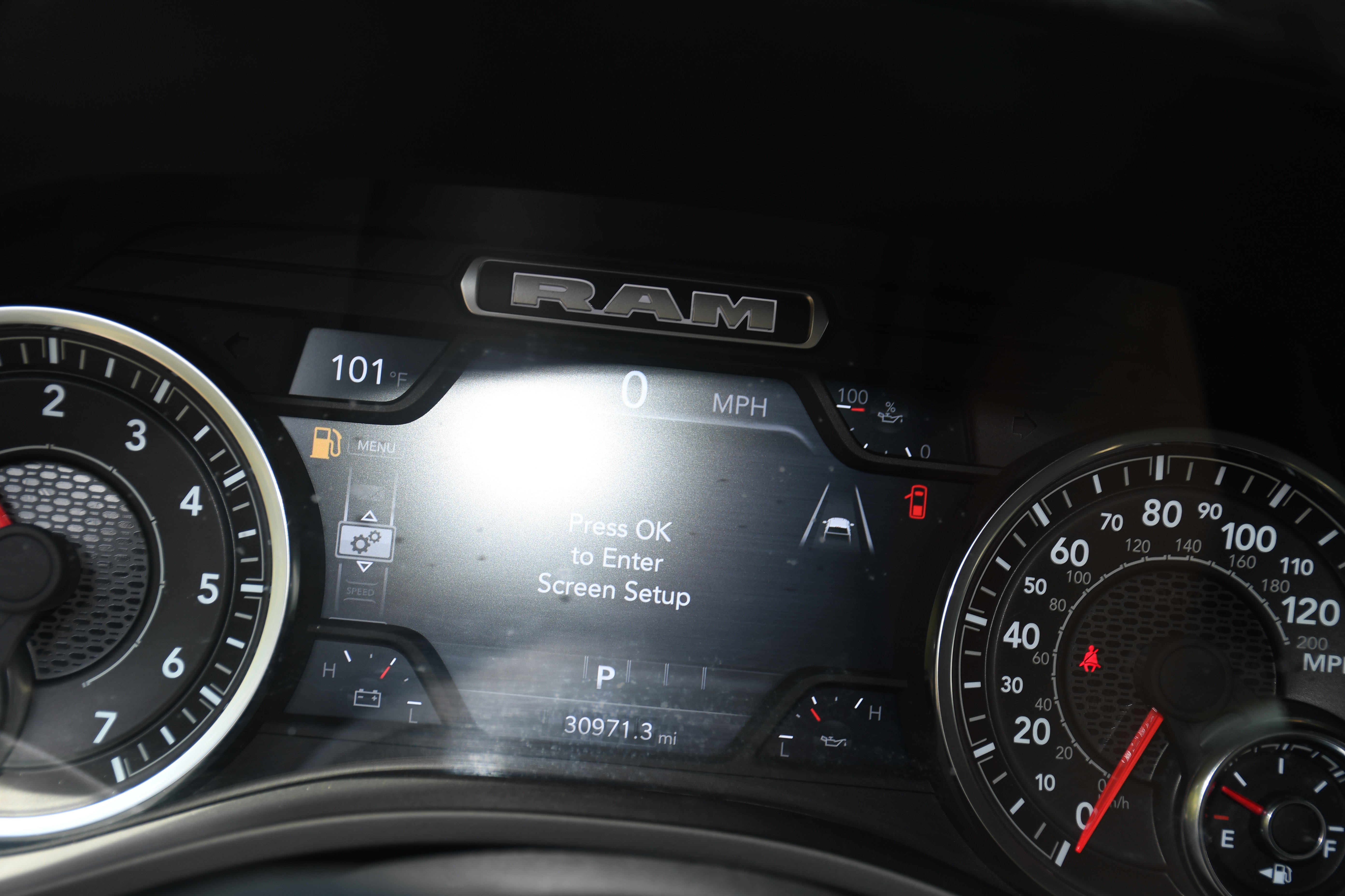 Used 2025 RAM 1500 Laramie AWD/4WD image 13