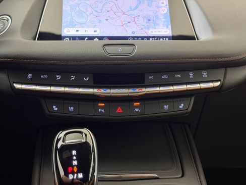 Used 2022 Cadillac XT4 Premium Luxury FWD image 18