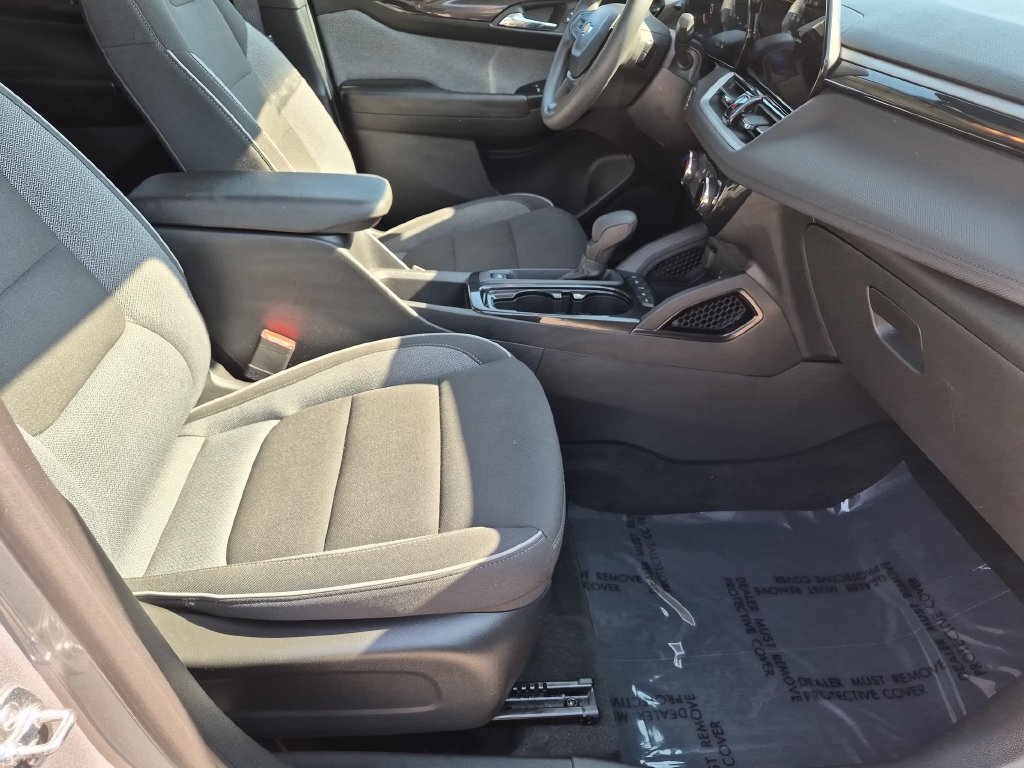 Used 2025 Chevrolet TrailBlazer LT AWD/4WD image 29