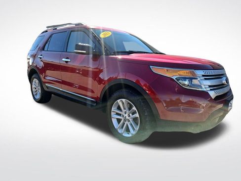 Used 2013 Ford Explorer XLT image 7