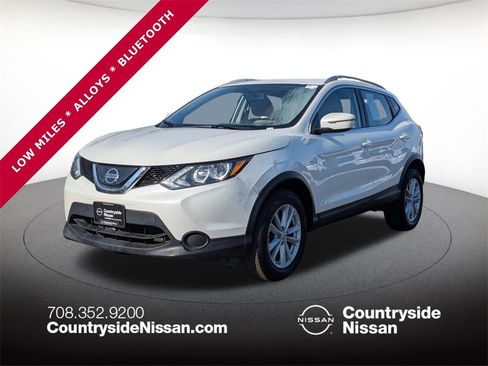 Used 2018 Nissan Rogue Sport SV image 1