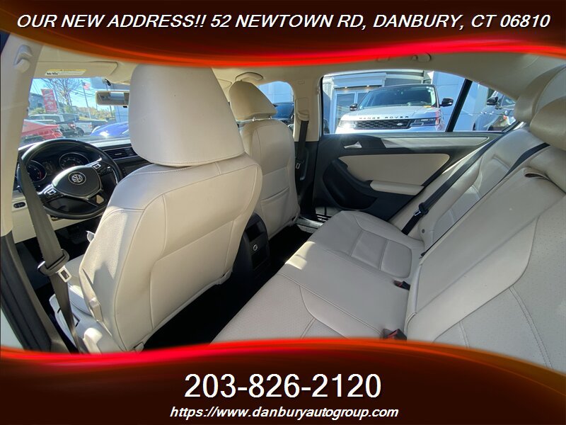 Used 2017 Volkswagen Jetta SE FWD image 25