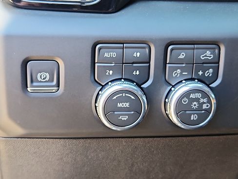 New 2026 GMC Sierra 2500 AT4 w/ AT4 Premium Plus Package image 11