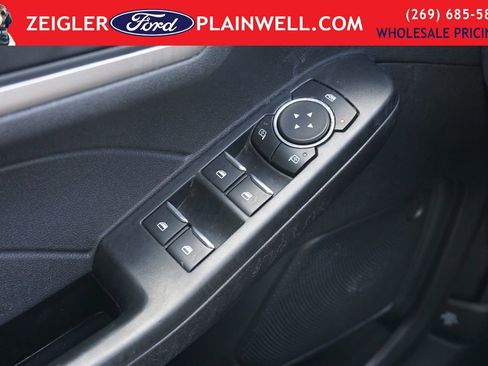 Used 2022 Ford Escape SE w/ Cold Weather Package AWD/4WD image 27